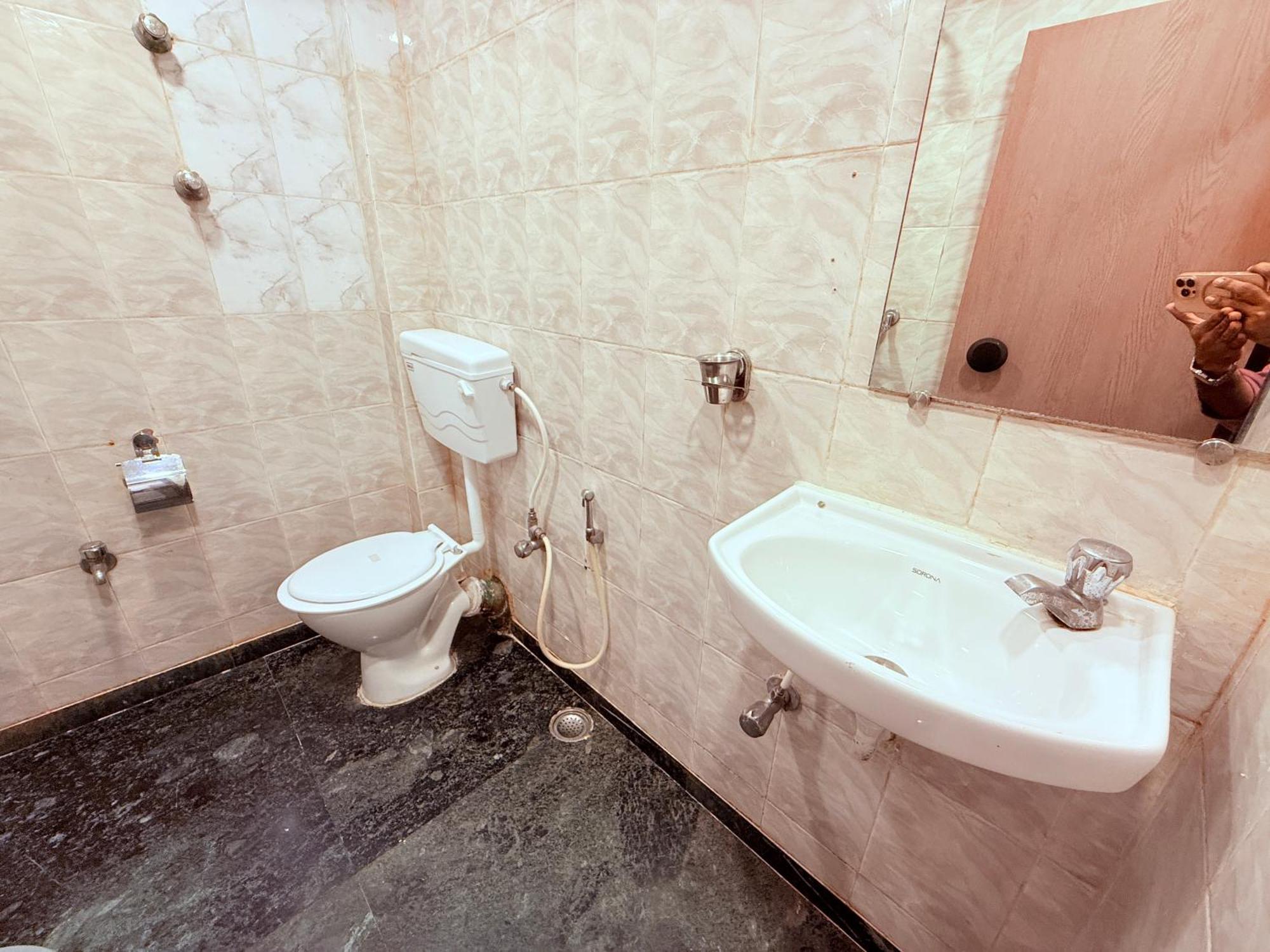 Hotel Highway Inn Andheri East — Photos 1